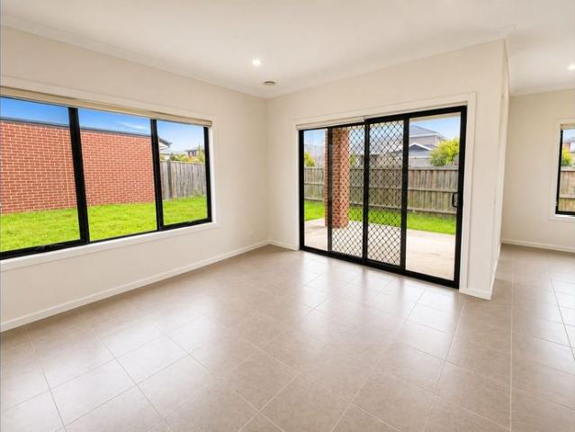 Modern Double Storey Family Home in the Heart of Point Cook