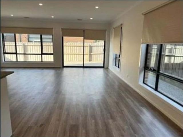 Modern Double Storey Family Home in an Unbeatable Location
