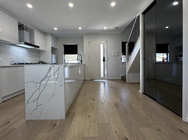 Modern Double Storey Living in a Convenient Laverton Location!