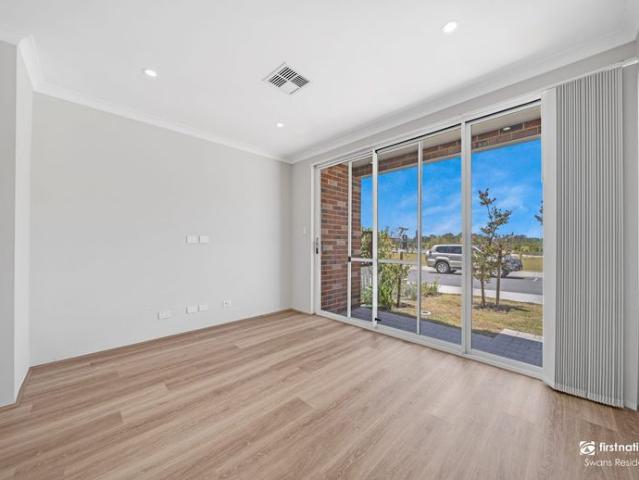 Modern Double Storey Living Opposite Blackmore Loop Park!