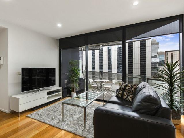 Modern Docklands Living with Style & Convenience