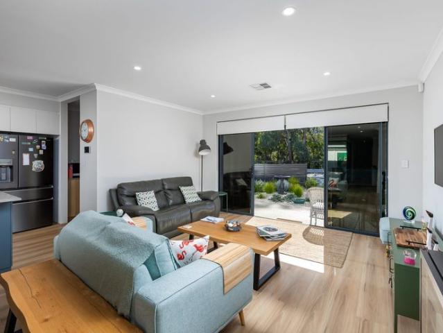 Modern Dalyellup Living