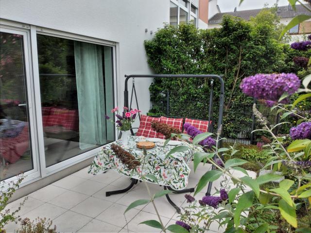 Modern detached house with balcony and garden, furnished for rent Perfect studio in Frankfurt am Main
