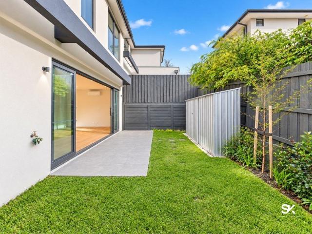 Modern Design and Easy Family Living in Box Hill North