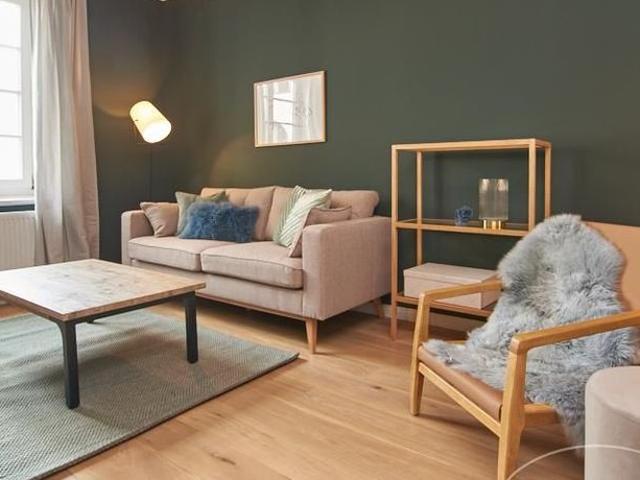 Modern Design & Cozy Living* Furnished temporary apartment. 10 minutes to City Nord & Stadtpark, approx. 15 minutes to city centre