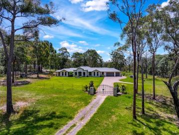 Modern Designer Acreage with Future Potential on 39.54 Acres