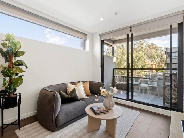 Modern Designer Living with Ultimate Essendon Convenience