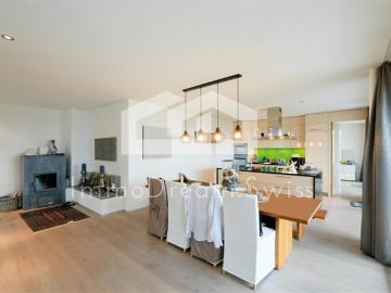 Modern designte, sowie grosszügige 5 Zi. Eigentumswohnung 2 FMH