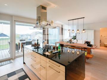 Modern designte, sowie grosszügige 5 Zi. Eigentumswohnung 2 FMH