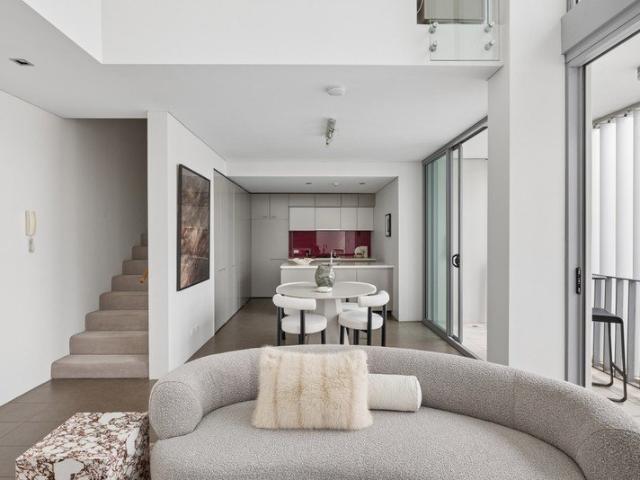 Modern dual level living in architect designed 'Silkwood'