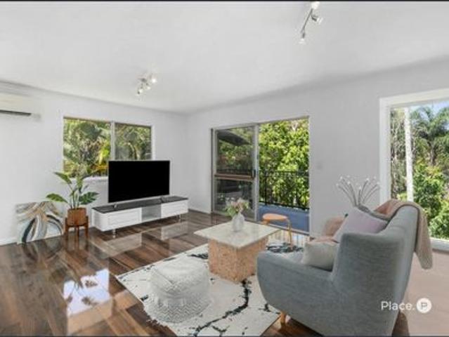 Modern Dual Level Living with Multiple Living Areas, Outdoor Entertaining & Leafy Outlook