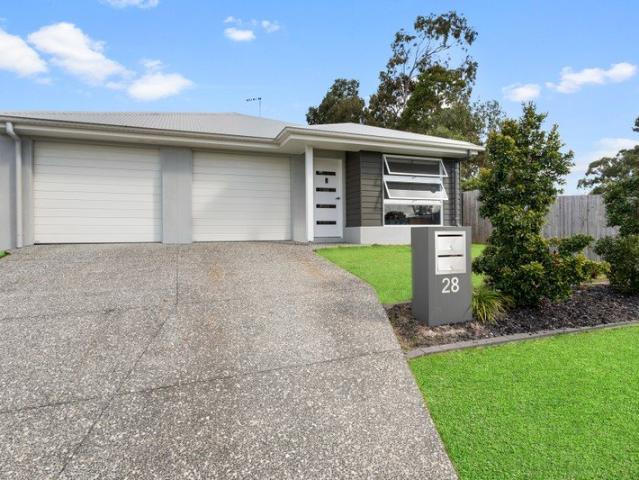 Modern Dual Living Opportunity, Five Bedrooms, Endless Possibilities!