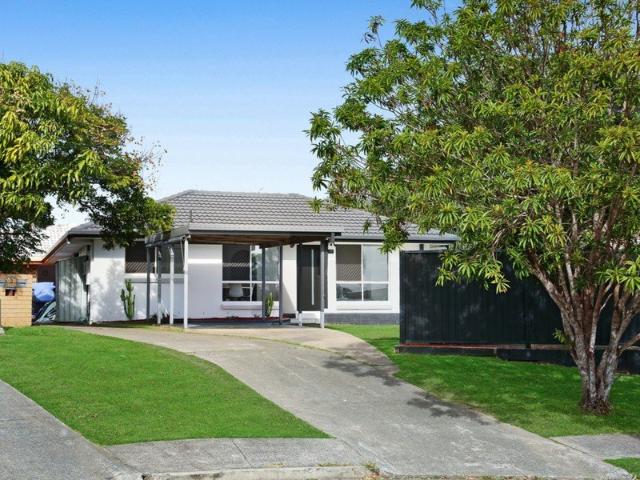 Modern Duplex Near the Broadwater Ready to Move In!