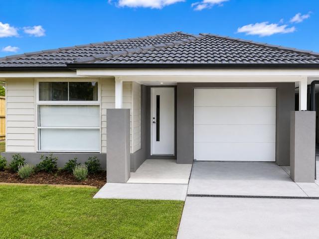 Modern Duplex Home 4 Bedrooms, Air Conditioning, 2 Bathrooms, Alfresco, Garage