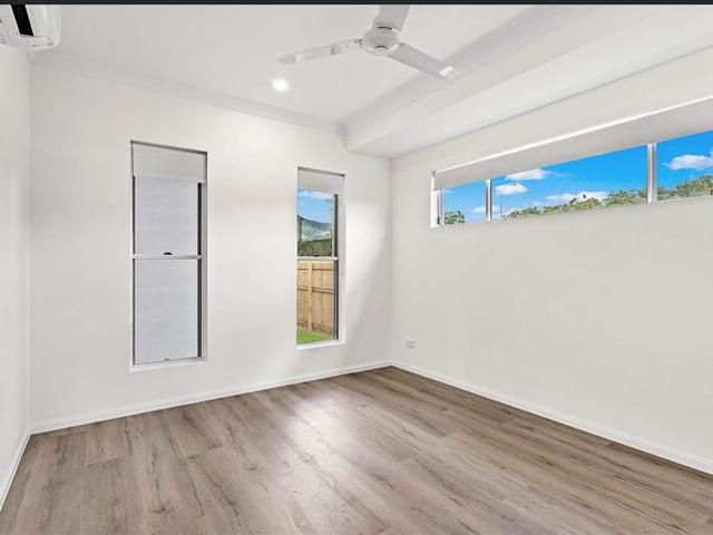 MODERN DUPLEX IN A GREAT CANNONVALE LOCATION