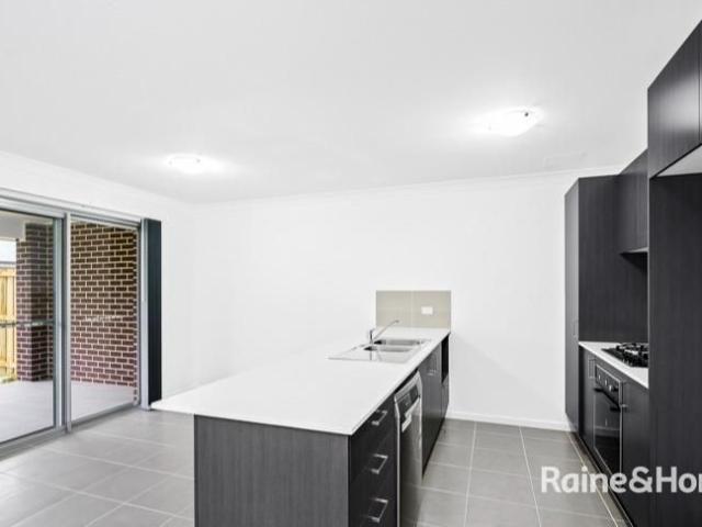 Modern Duplex in Convenient Riverstone Location