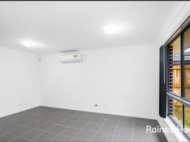 Modern Duplex in Convenient Riverstone Location