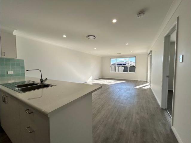 MODERN DUPLEX IN EAST DUBBO
