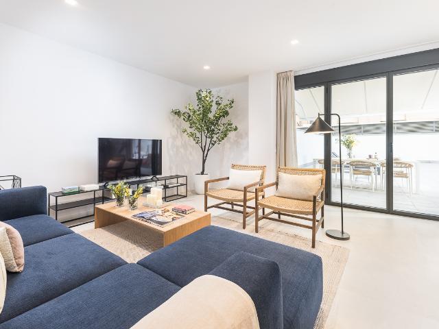 Modern duplex in Gràcia with private terrace and rooftop