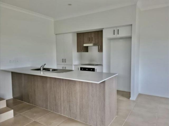 Modern Duplex in Prime Mollymook Location
