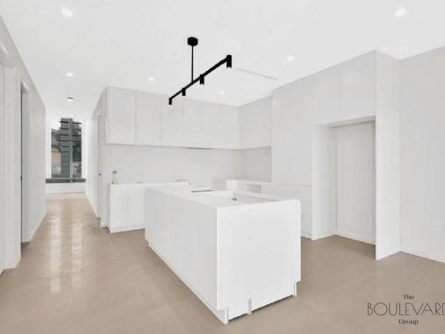 Modern Duplex in Prime Location – Spacious & Convenient Living