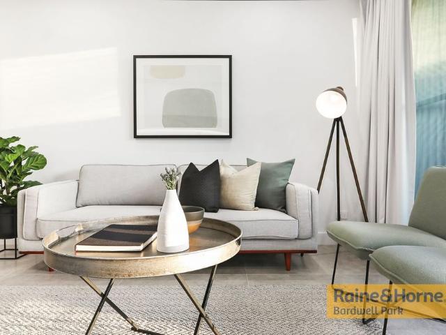 Modern Duplex in Prime Location