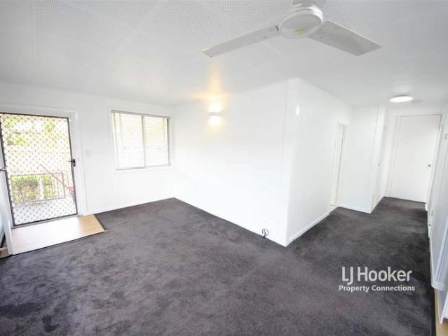 Modern Duplex in Prime Petrie Location with Air Con