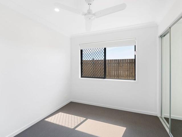 Modern Duplex in Prime Ripley Location!
