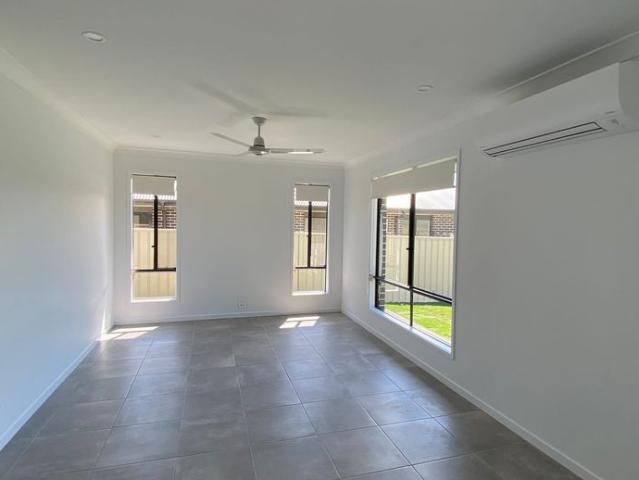 Modern Duplex In Quiet Cul de sac