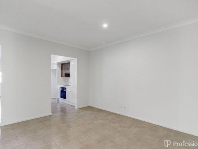 Modern Duplex Living in Boorooma