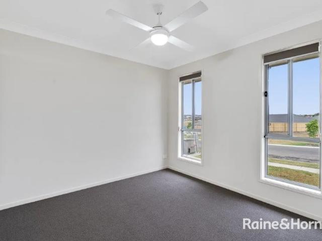 Modern Duplex Low Maintenance living!
