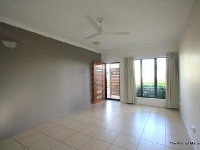 MODERN DUPLEX TUCKED AWAY