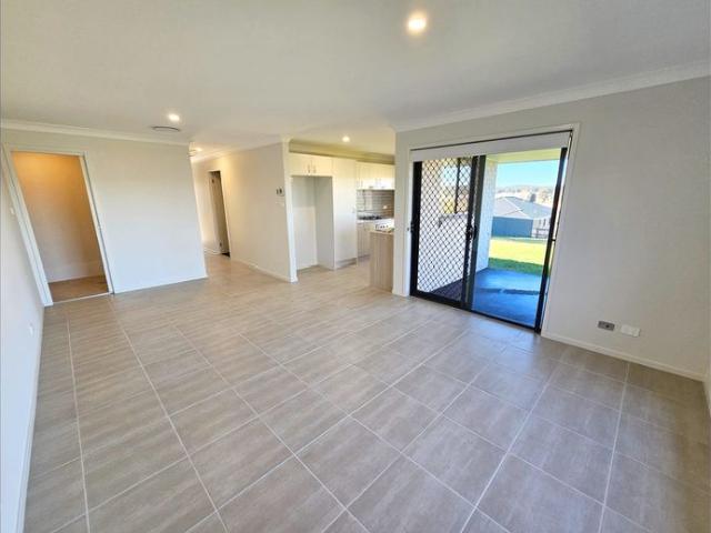 Modern Duplex | Water included