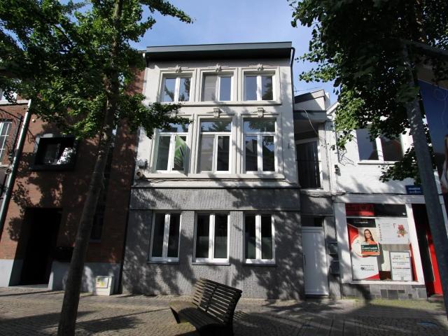 MODERN DUPLEXAPPARTEMENT MET TERRAS IN HET STADSCENTRUM