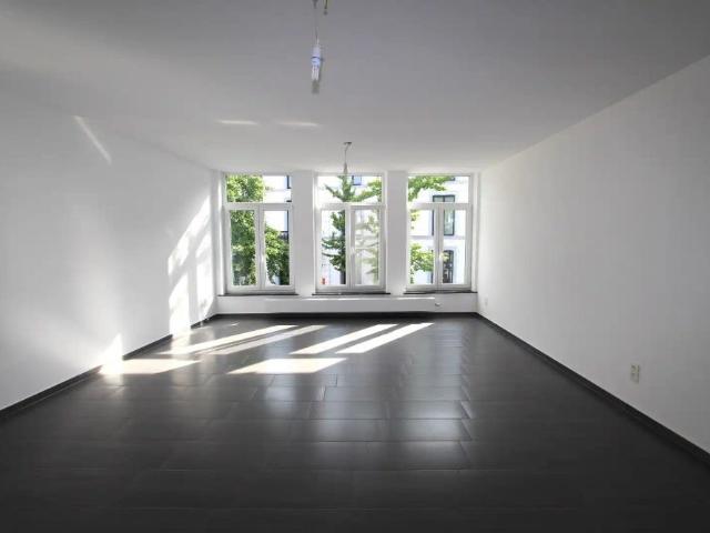 MODERN DUPLEXAPPARTEMENT MET TERRAS IN HET STADSCENTRUM