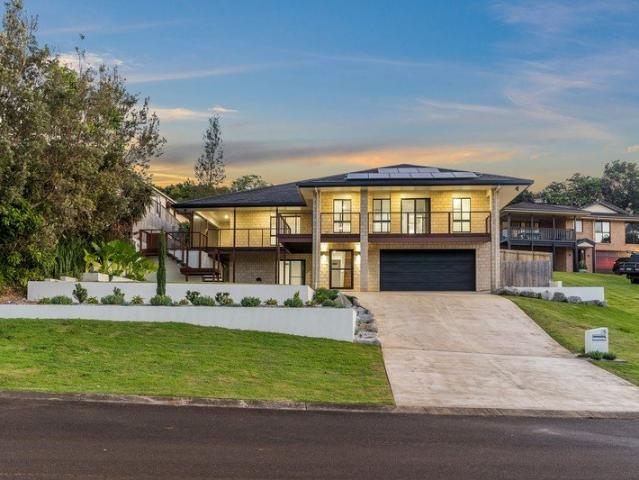 Modern Entertainer & Elevated Living with Stunning Outdoor Appeal