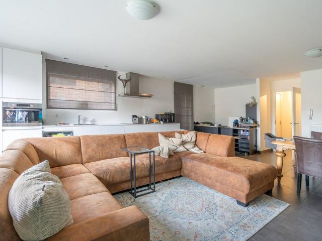 MODERN EN ENERGIEZUINIG GELIJKVLOERS APPARTEMENT MET GARAGE