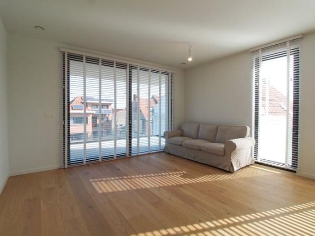 Modern en lichtrijk appartement te huur in Ingelmunster