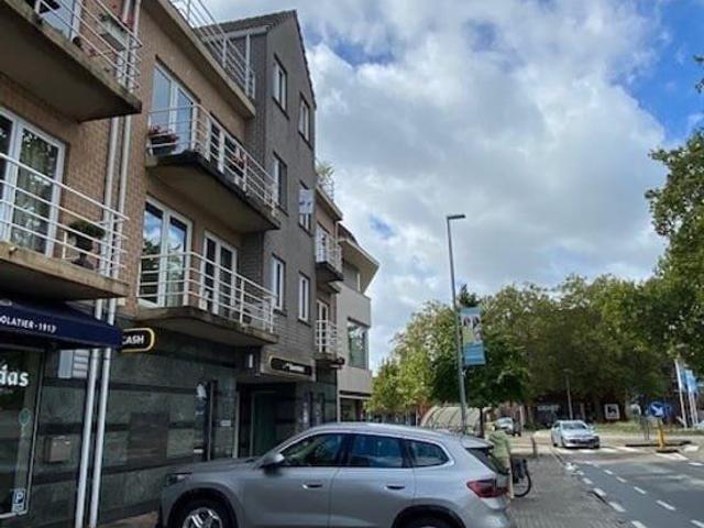 Modern en ruim appartement met 2 slaapkamers en zicht op.