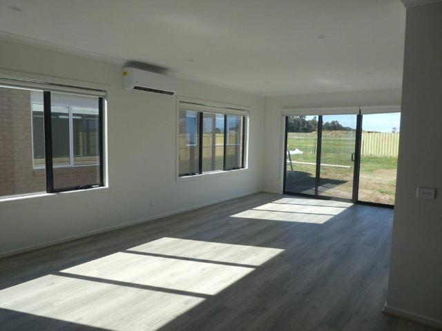 MODERN, ENERGY EFFICIENT FAMILY HOME