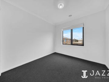 Lara, Greater Geelong, Victoria - Parking