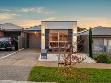 Modern, Energy Efficient Living in a Peaceful Hills Setting