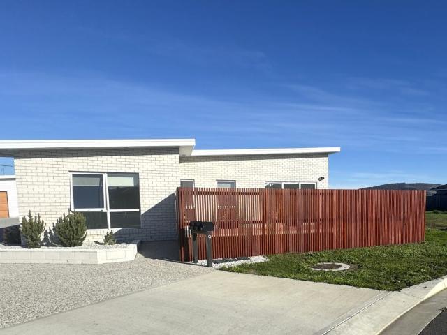 Modern, Energy Efficient Living in a Peaceful Sorell Location