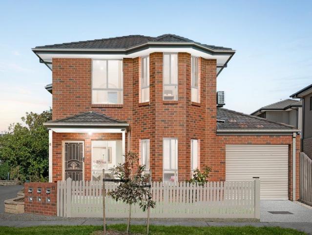 Modern, Energy Efficient Living in a Prime Clayton South Location