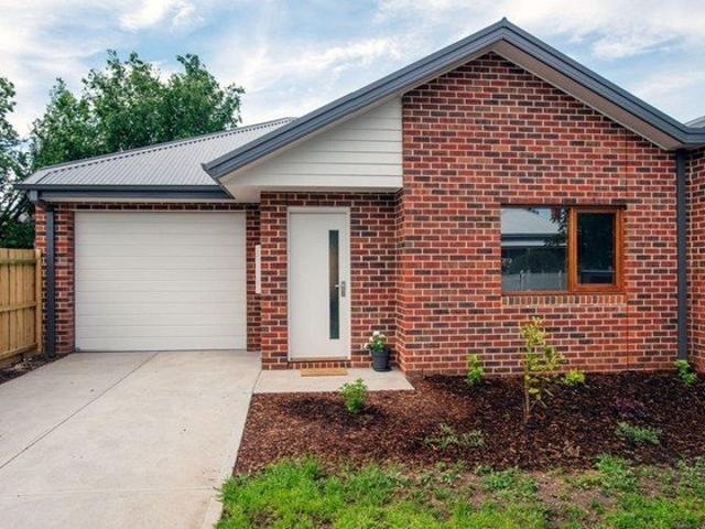 MODERN, ENERGY EFFICIENT LIVING IN A PRIME LOCATION