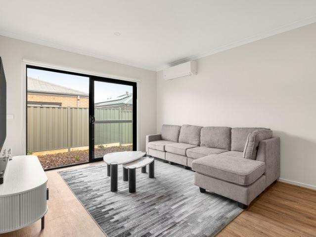 Modern Ensuite Rooms Furnished/Unfurnished Rooms available with Utilities Included