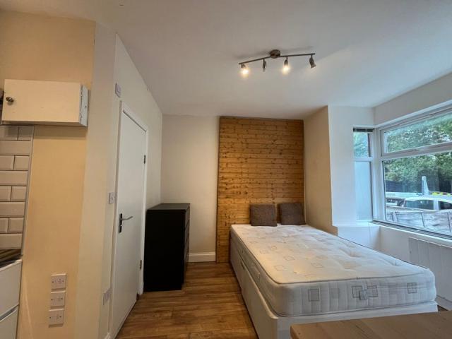 Modern Ensuite Studio|2 Mins to Holloway Road Tube