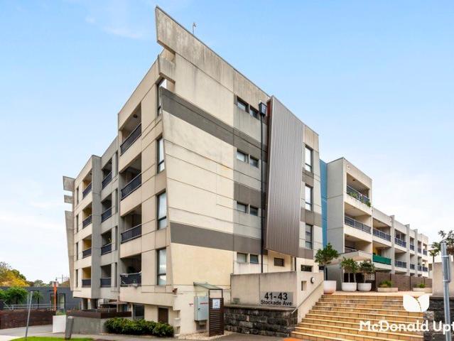 Modern Ease in the Heart of Pentridge Village