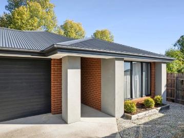 Kyneton, Mount Alexander, Victoria - Garden