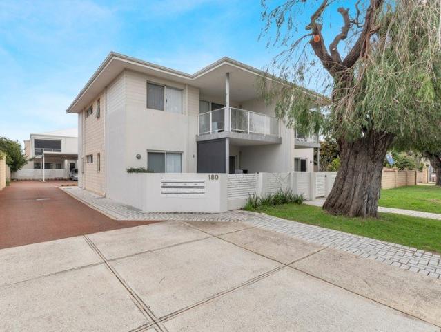 MODERN EASY CARE APARTMENT LIVING